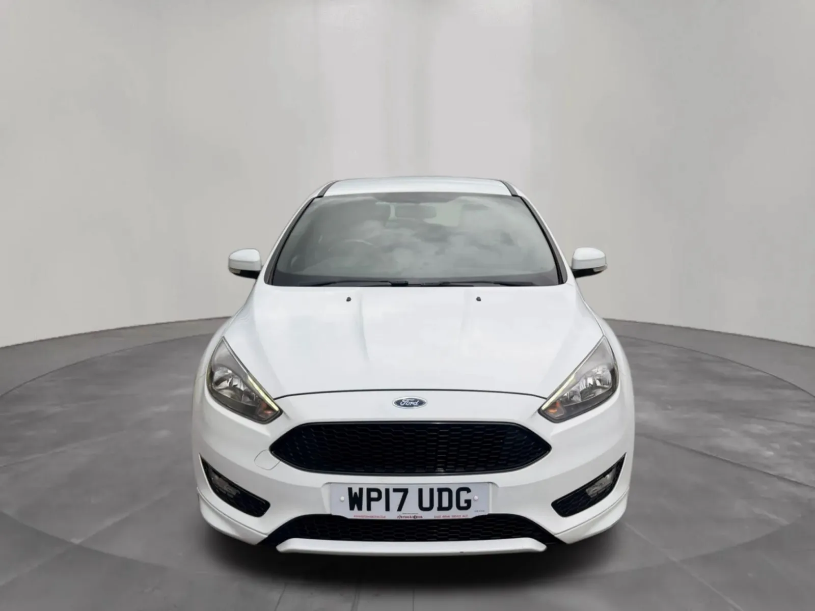 2017 Ford Focus 1.0T EcoBoost ST-Line photo 2