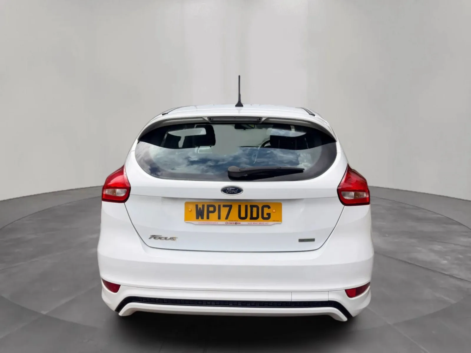 2017 Ford Focus 1.0T EcoBoost ST-Line photo 9