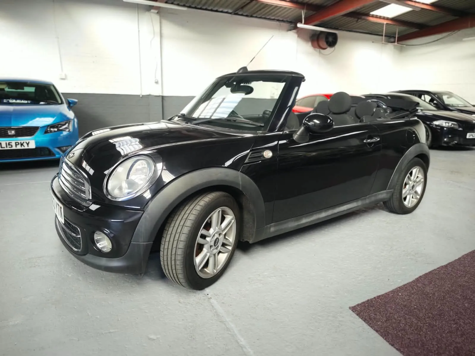2014 Mini Convertible 1.6 Cooper D photo 5