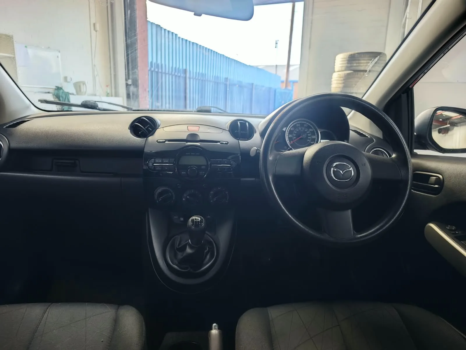 2012 Mazda Mazda2 1.3 TS photo 10