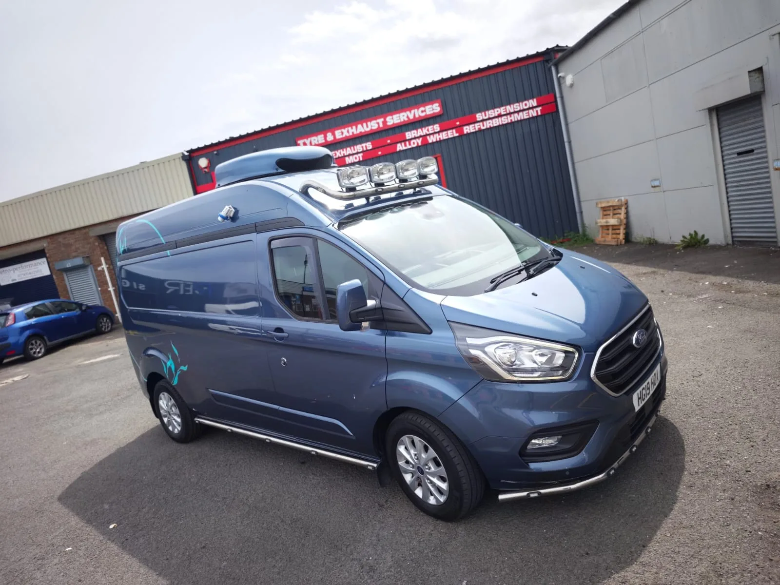 2019 Ford Transit Custom 2.0 340 EcoBlue Limited photo 3
