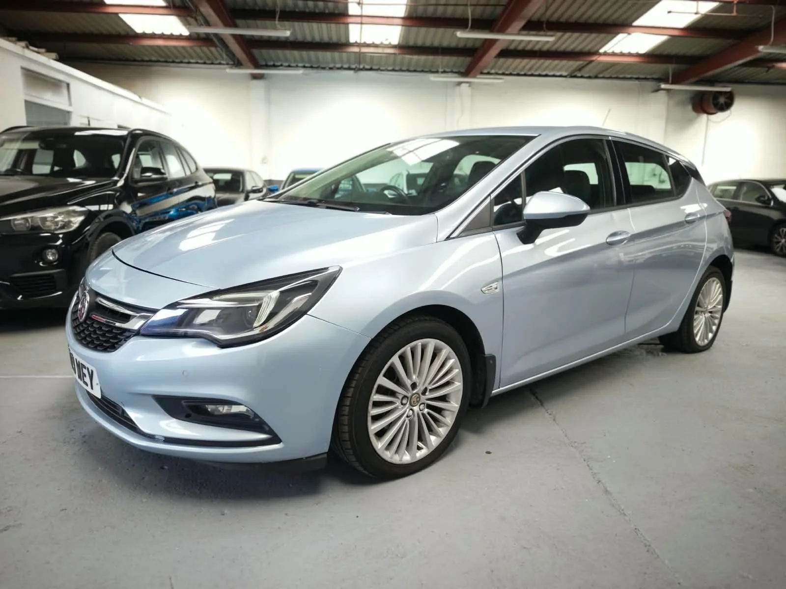 2017 Vauxhall Astra 1.6 CDTi BlueInjection Elite photo 3