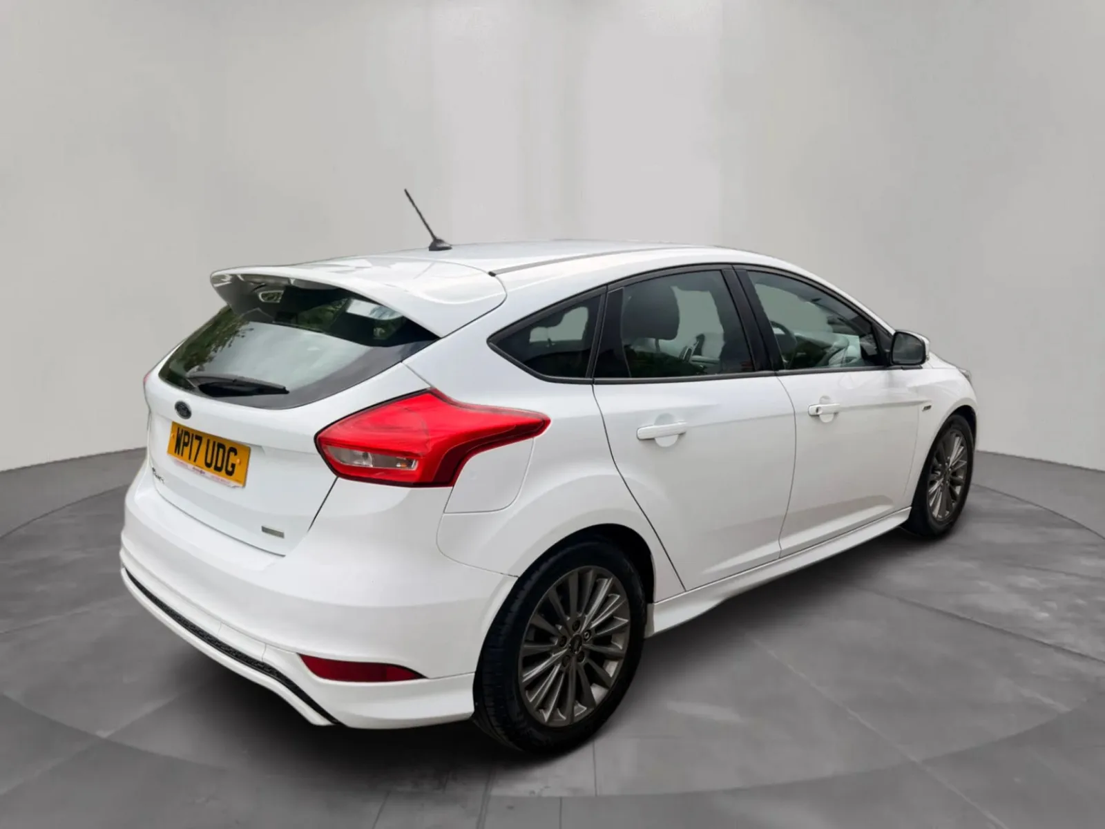 2017 Ford Focus 1.0T EcoBoost ST-Line photo 6