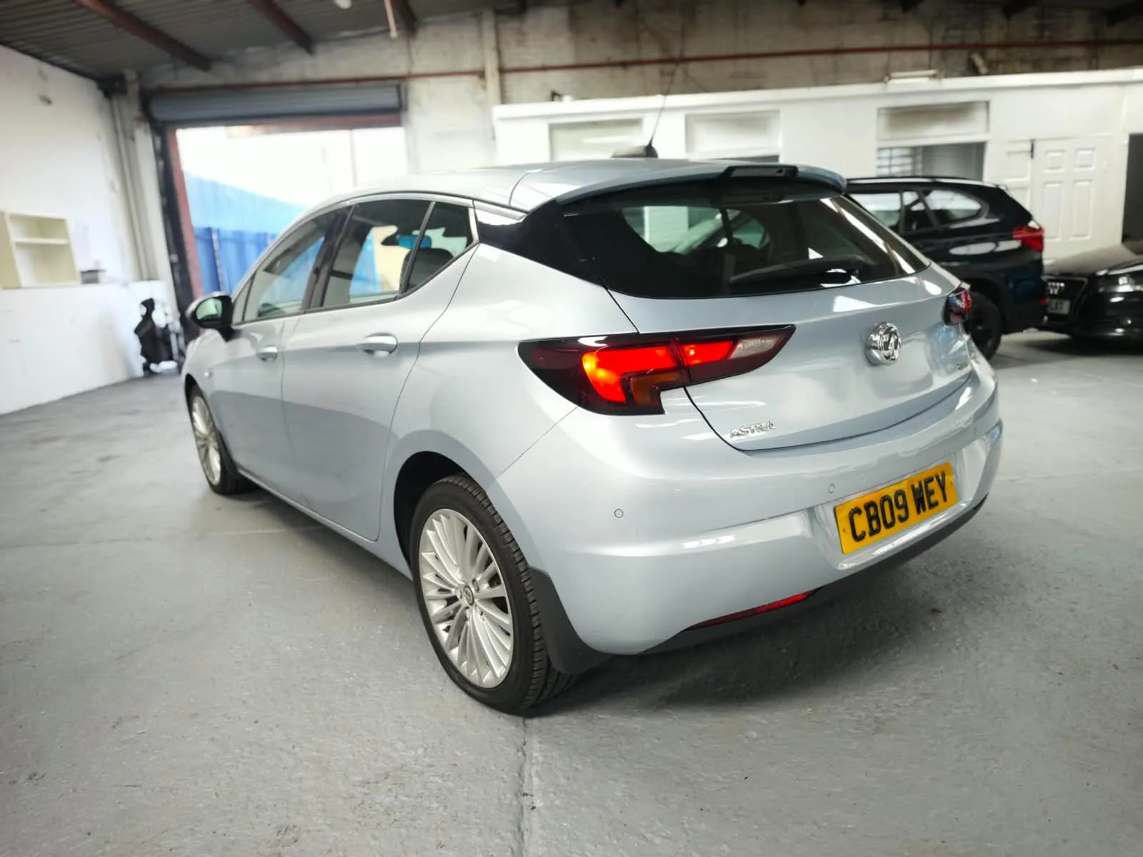 2017 Vauxhall Astra 1.6 CDTi BlueInjection Elite photo 7