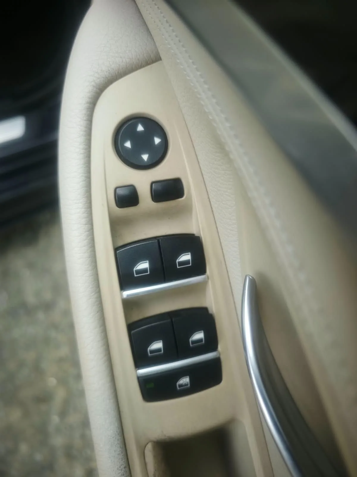 2012 BMW 5 Series 2.0 520d M Sport photo 17