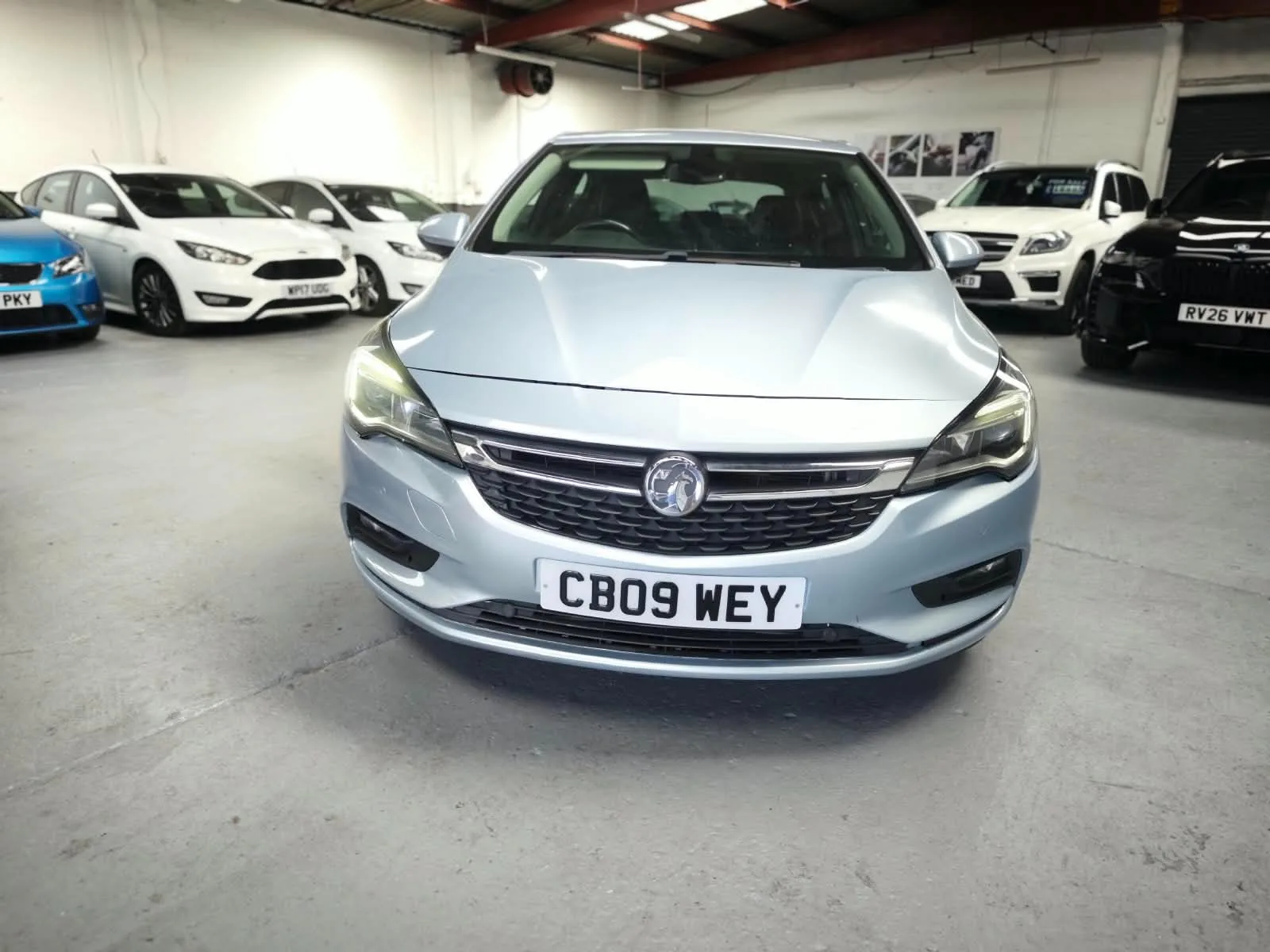 2017 Vauxhall Astra 1.6 CDTi BlueInjection Elite photo 2