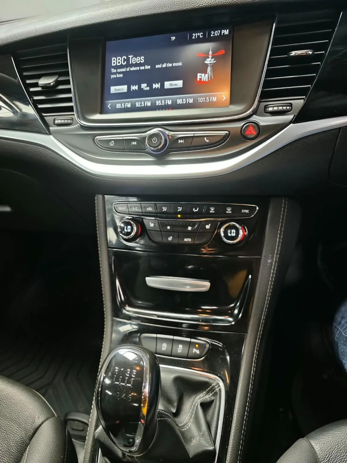 2017 Vauxhall Astra 1.6 CDTi BlueInjection Elite photo 11