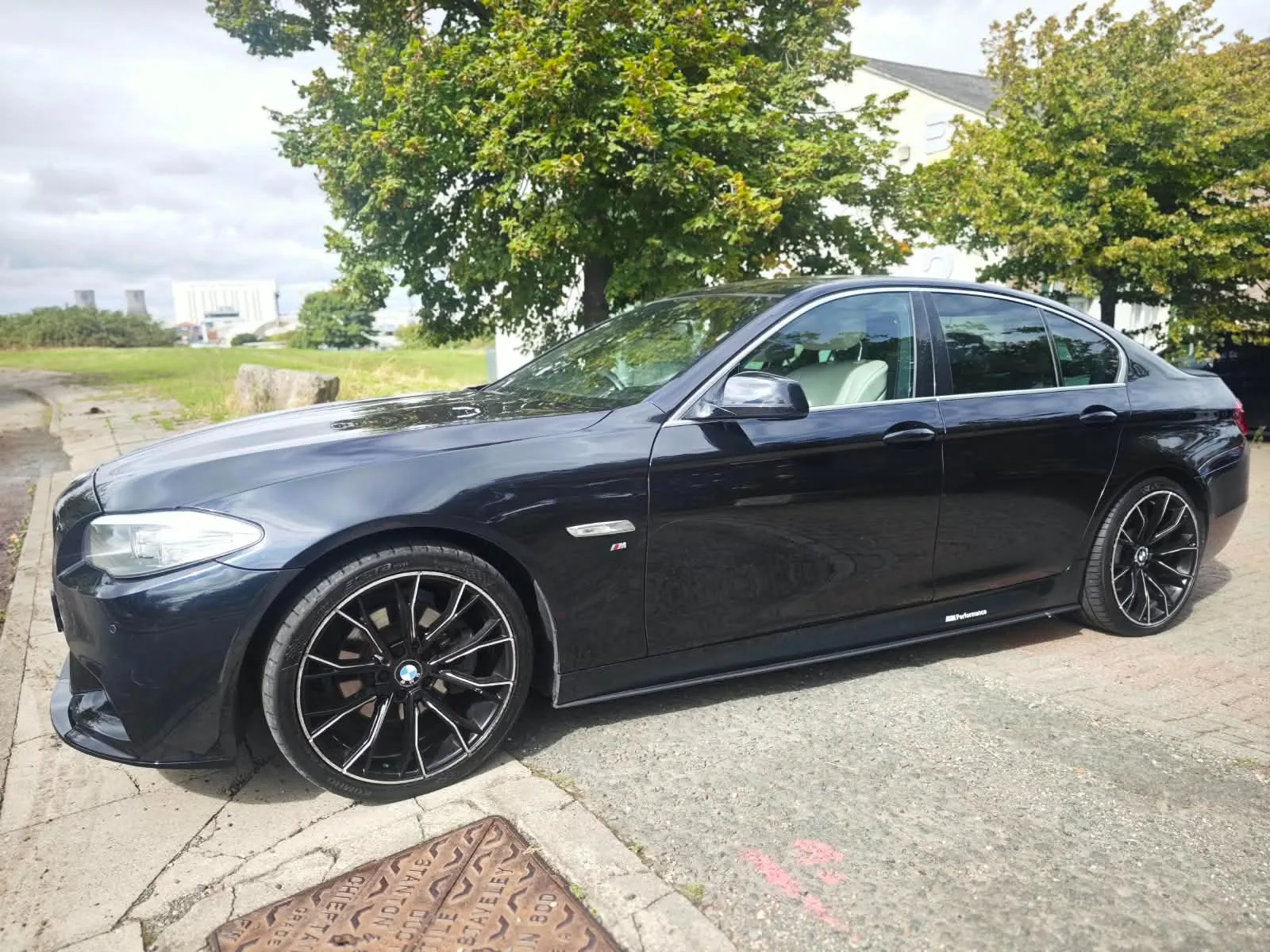 2012 BMW 5 Series 2.0 520d M Sport photo 6