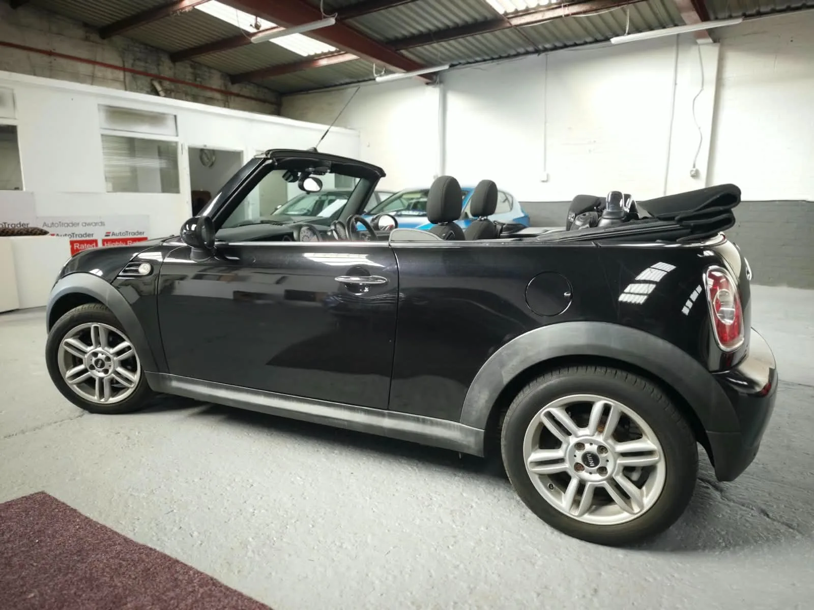 2014 Mini Convertible 1.6 Cooper D photo 6