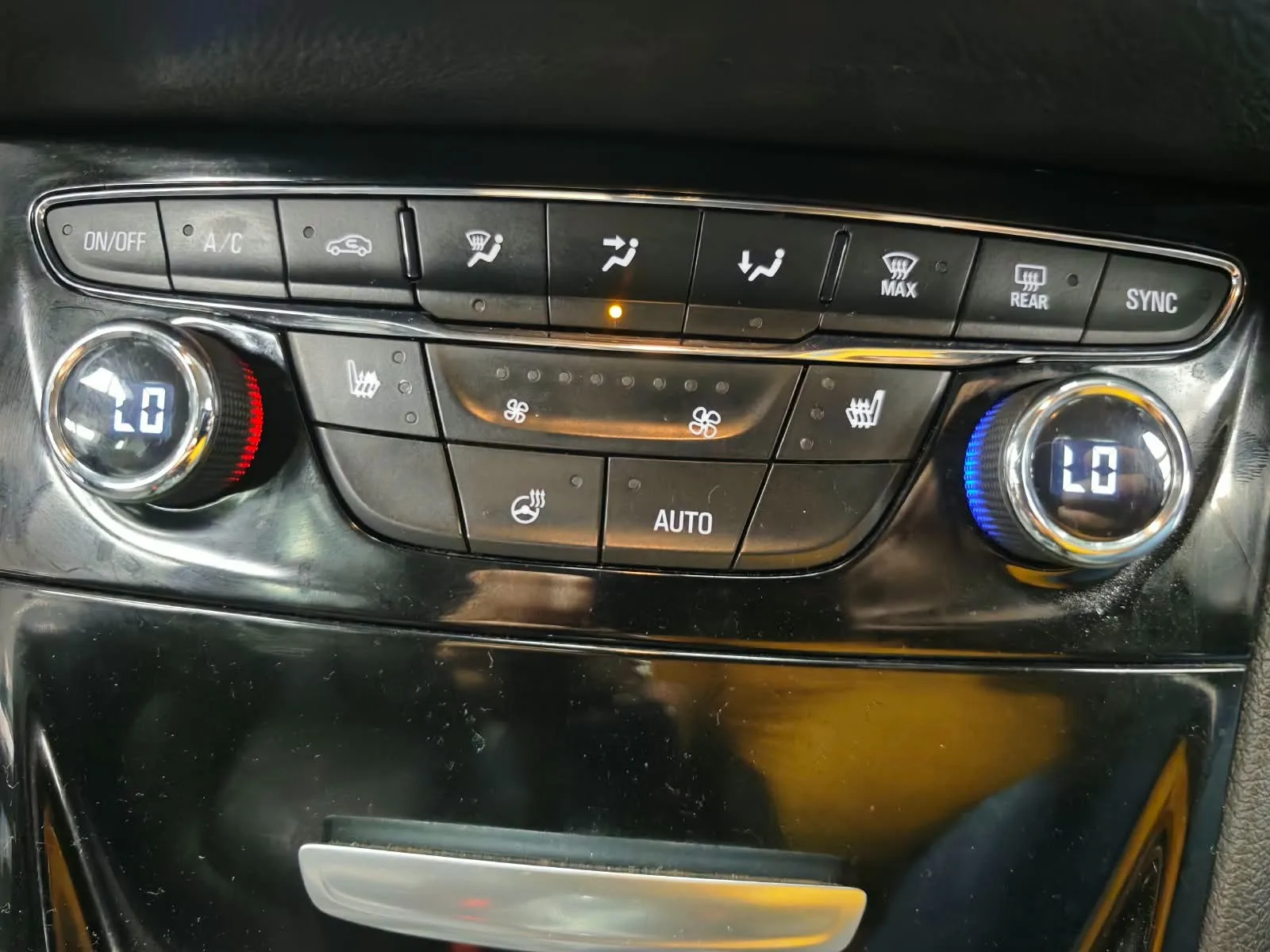 2017 Vauxhall Astra 1.6 CDTi BlueInjection Elite photo 13