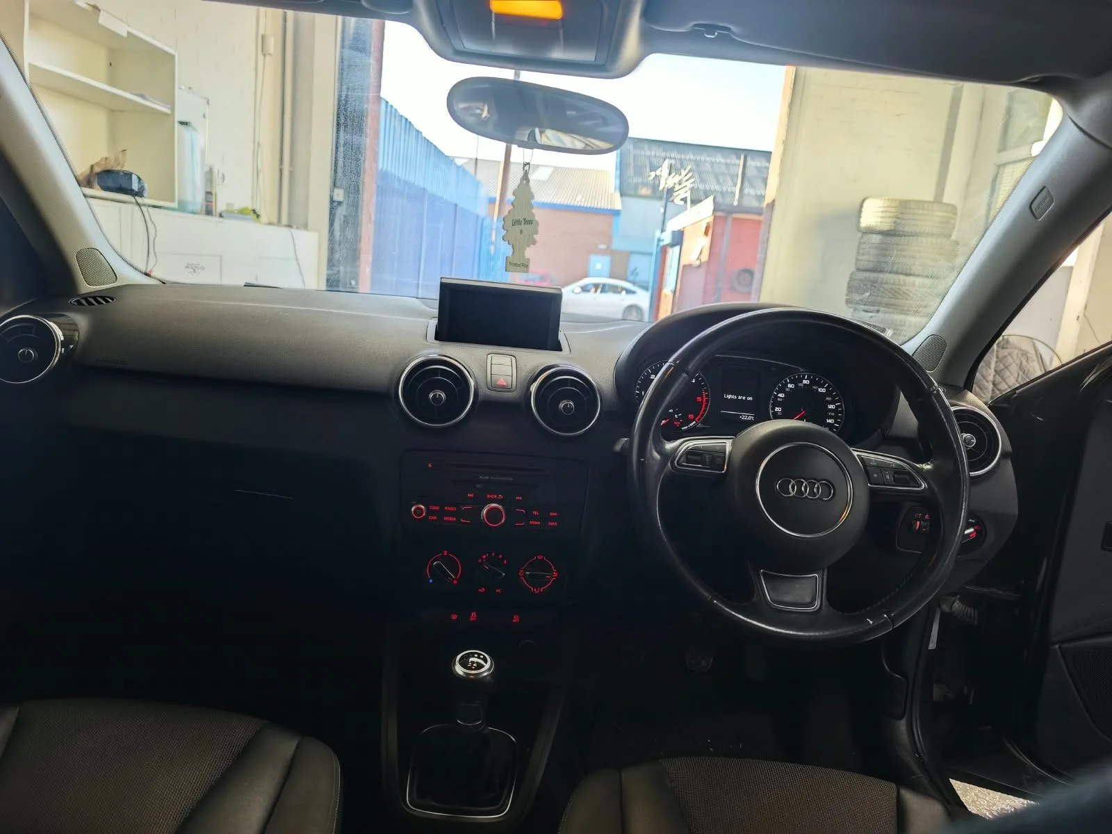 2014 Audi  A1 1.6 TDI Sport Sportback photo 11