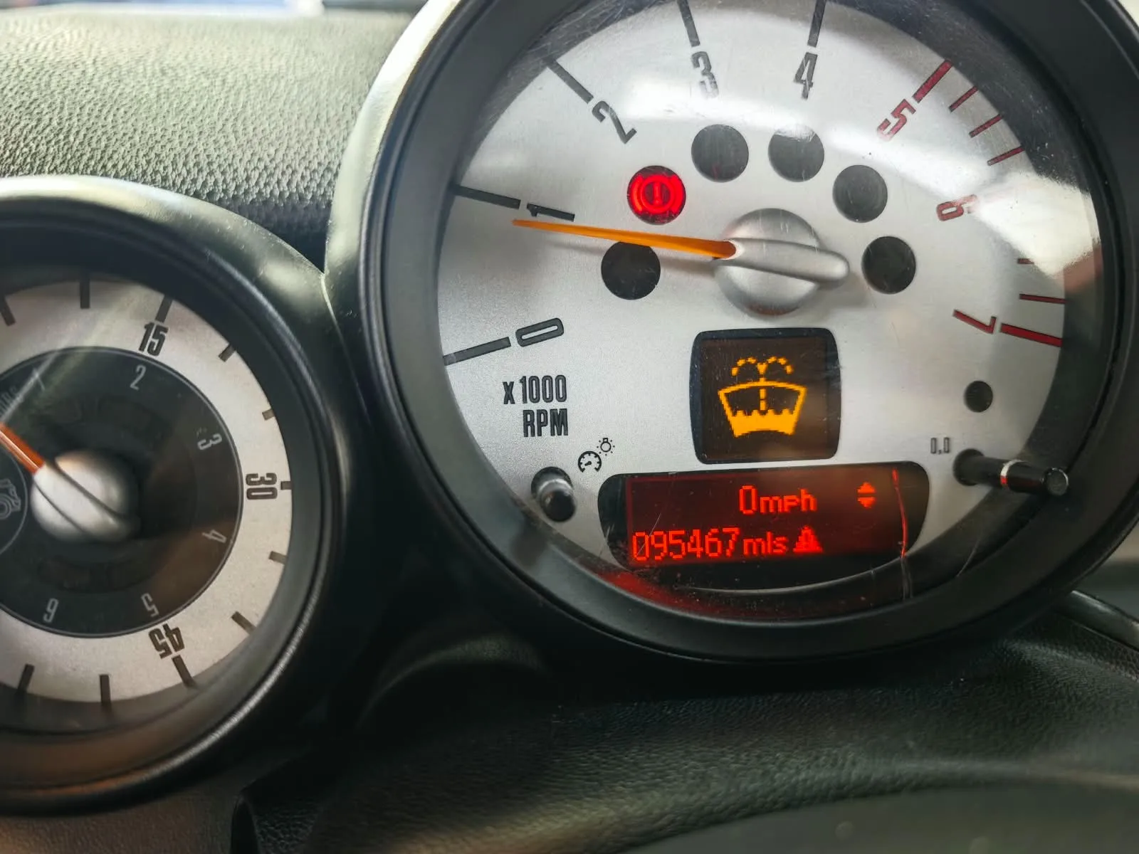 2014 Mini Convertible 1.6 Cooper D photo 9