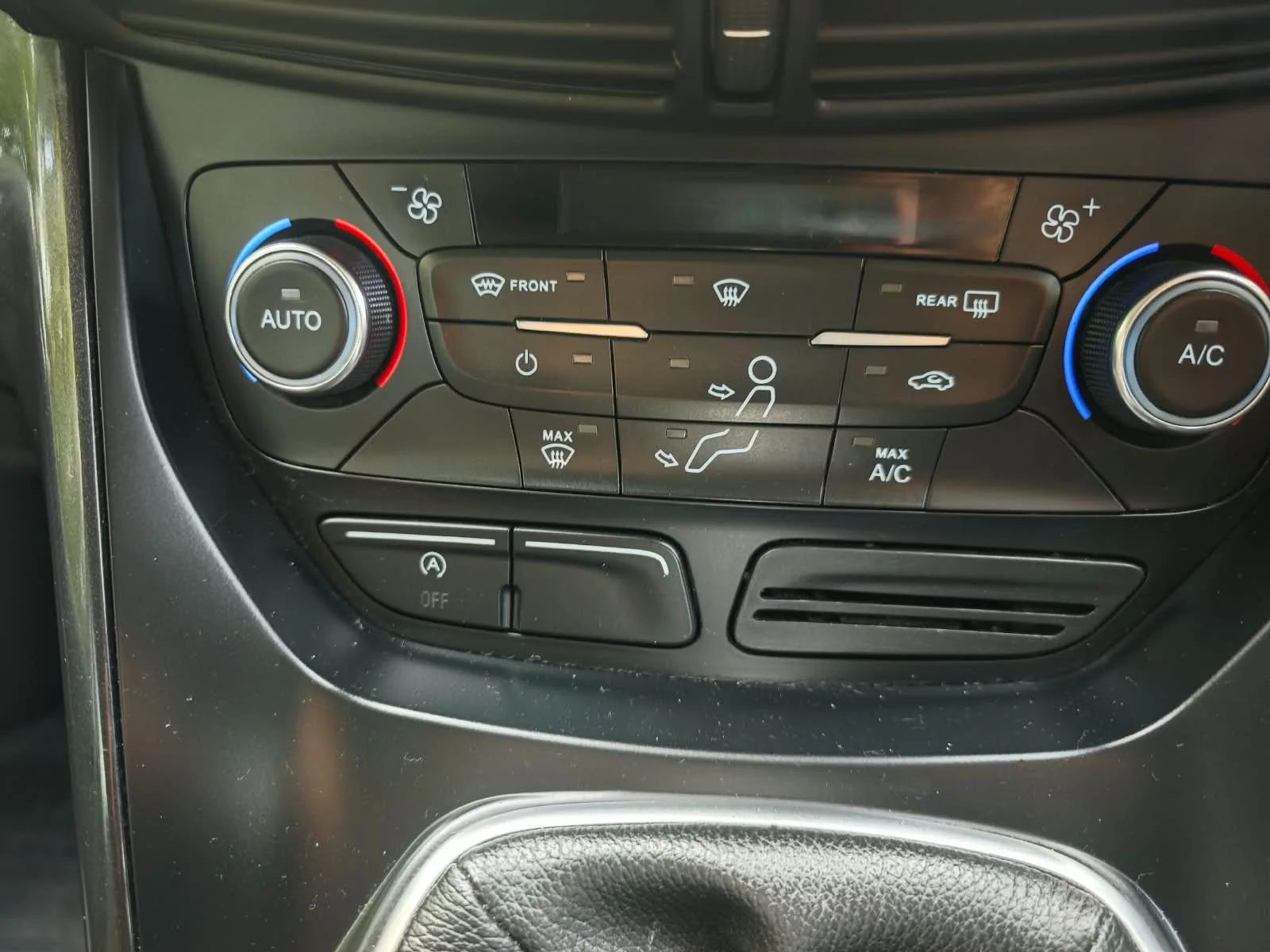 2018 Ford Kuga 1.5 TDCi Titanium photo 12