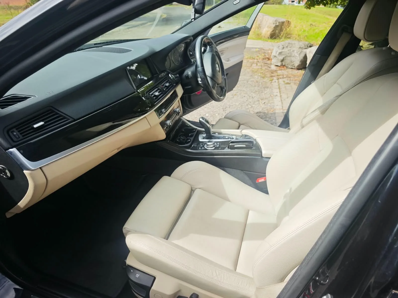 2012 BMW 5 Series 2.0 520d M Sport photo 15