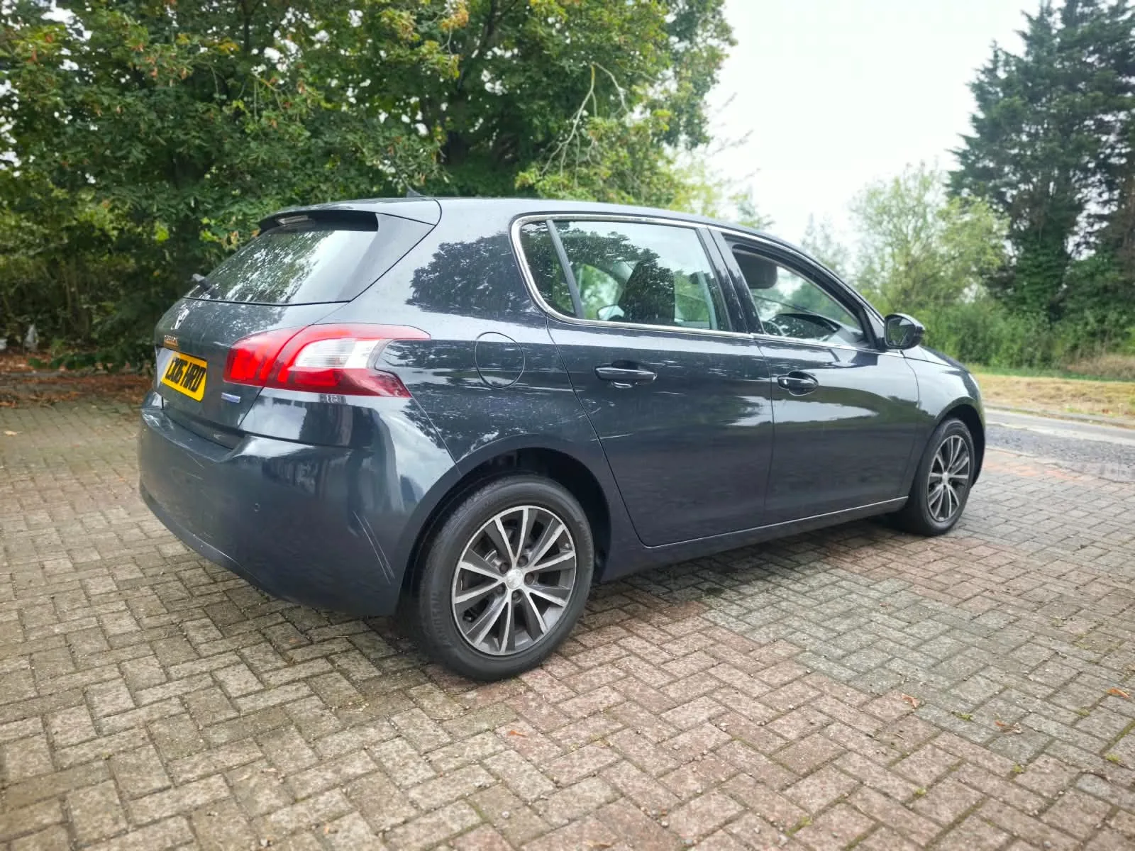 2016 Peugeot 308 1.6 BlueHDi Allure photo 5