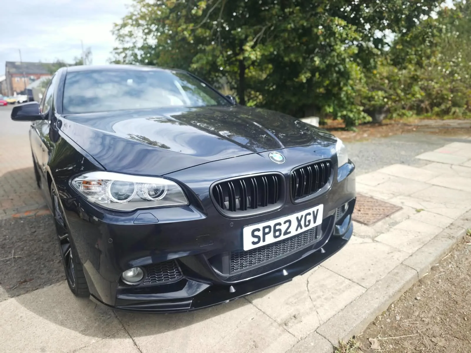 2012 BMW 5 Series 2.0 520d M Sport photo 2