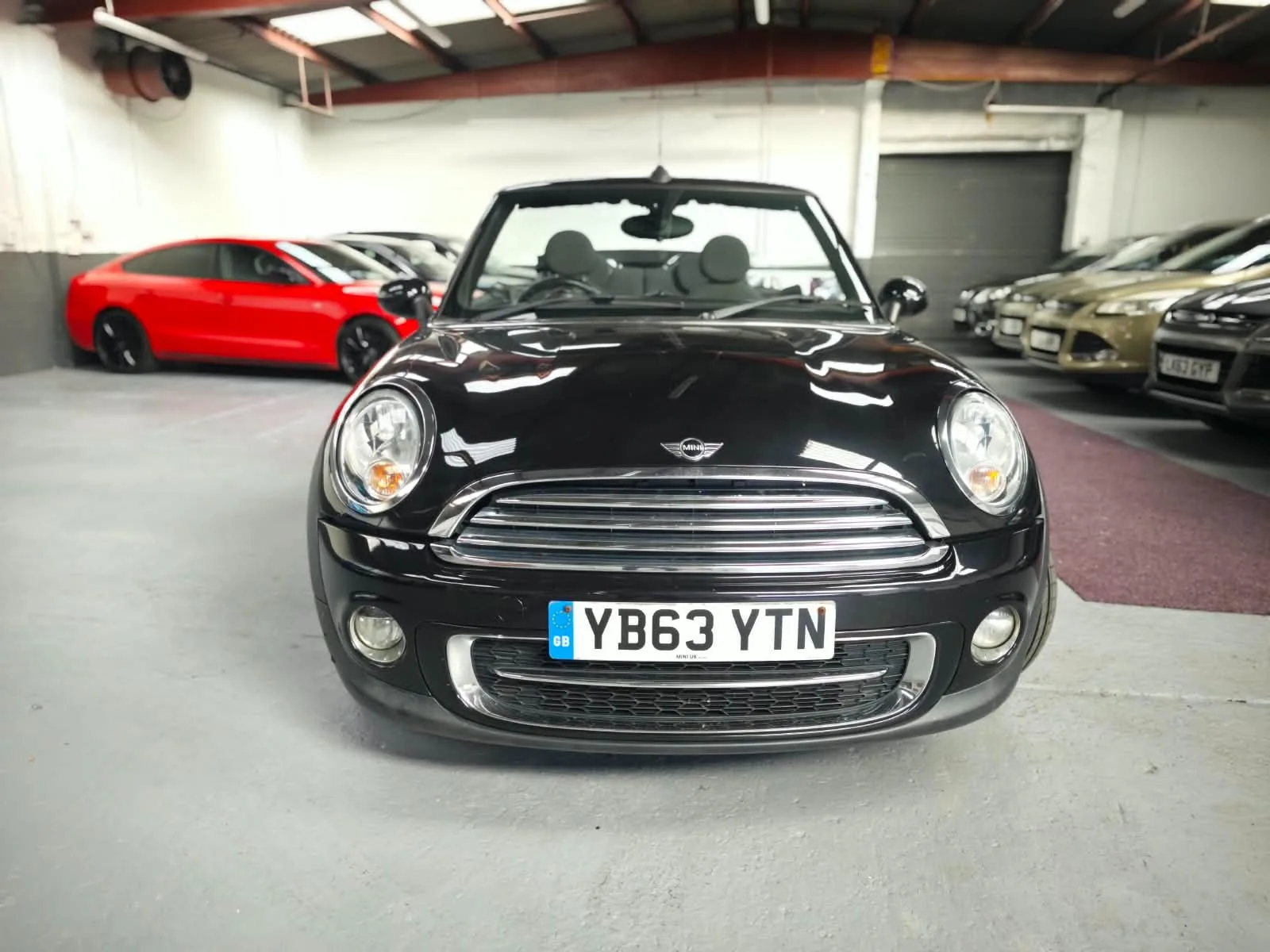2014 Mini Convertible 1.6 Cooper D photo 2